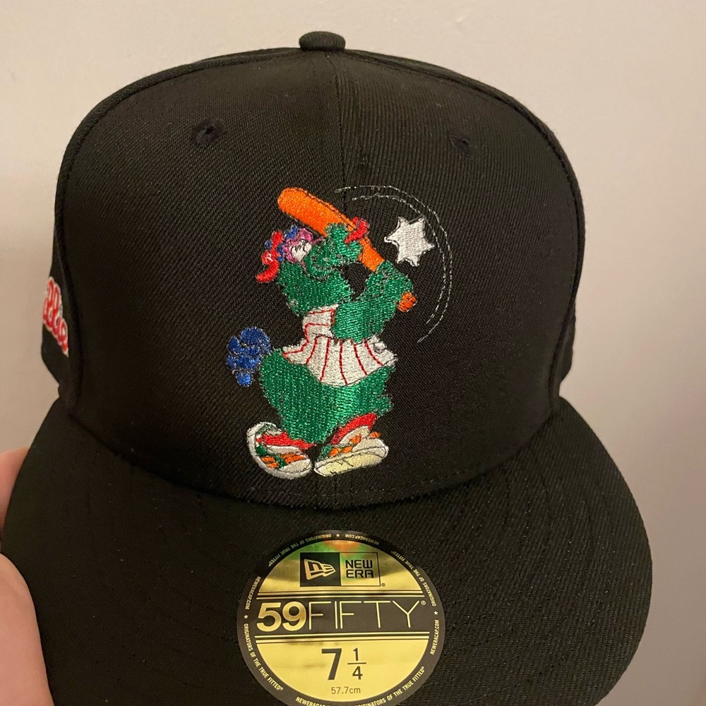 Topperz USA Philadelphia Phillies mascot logo size 7 1/4 Brand new sold out